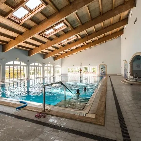 Apartment 2 Bedroom Floor Apartment, Oasis Parque, Near Alvor At01 *