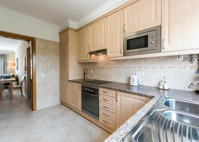 2 Bedroom Floor Apartment, Oasis Parque, Near Alvor At01 *